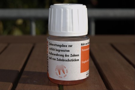 Zahnschutz: Zahnrettungsbox bei einem Zahnunfall