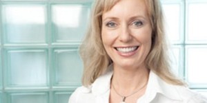 Dr. Christine Voslamber - Arbeit mit der hochinnovativen unsichtbaren Zahnspange Invisalign®